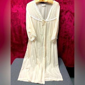 Long sleeve lightweight gown